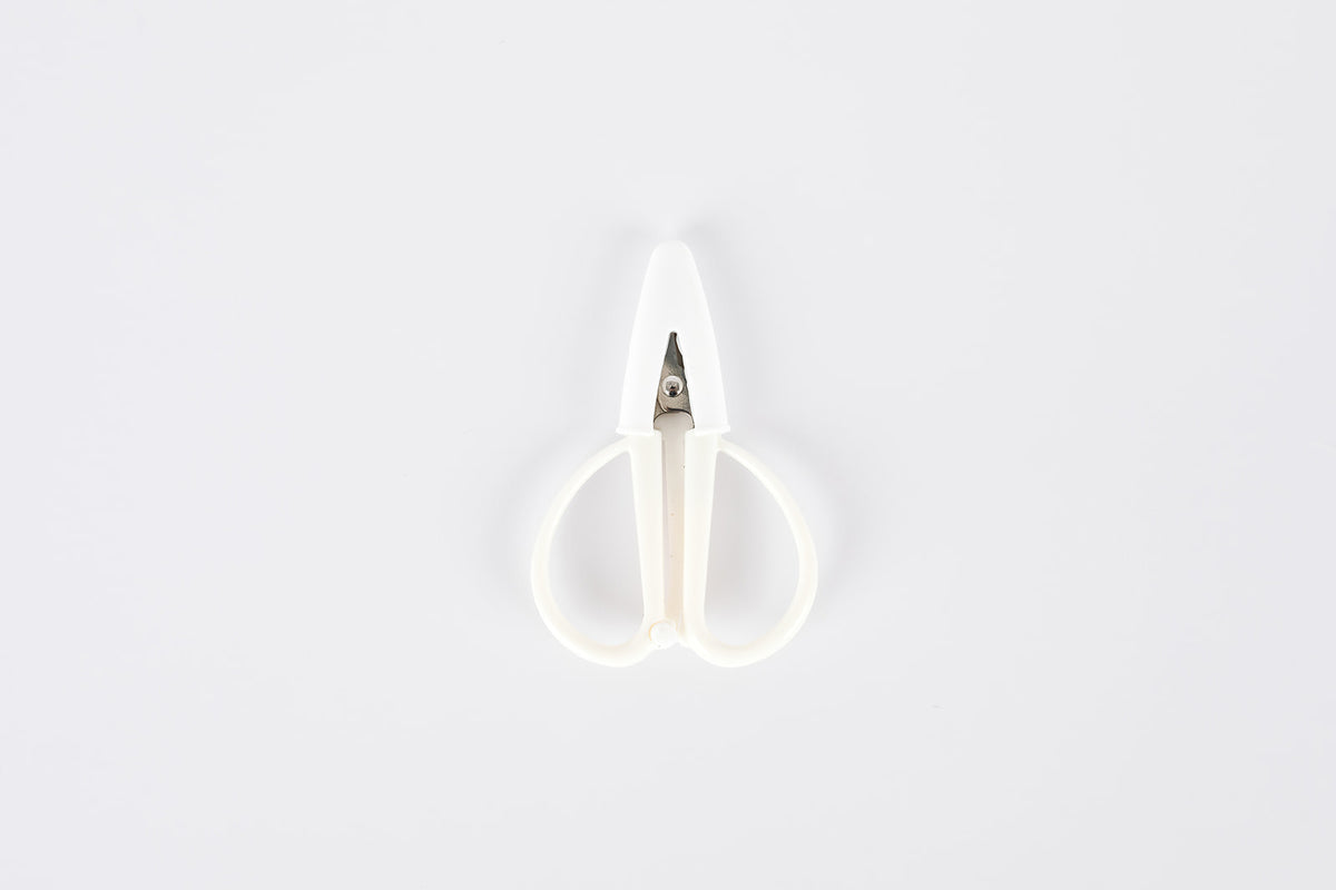 needlepoint-scissors